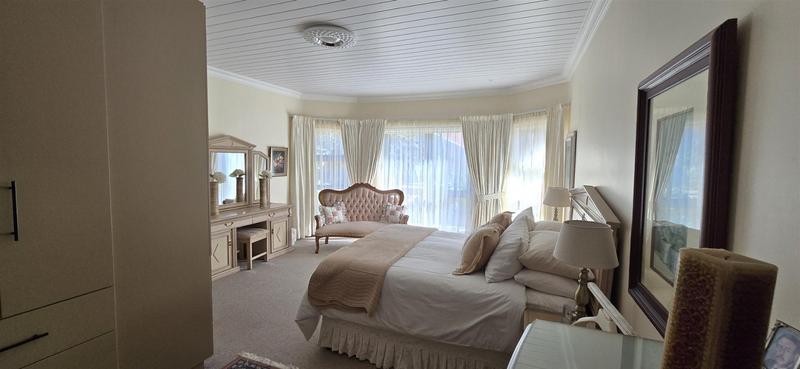 3 Bedroom Property for Sale in Outeniqua Strand Western Cape